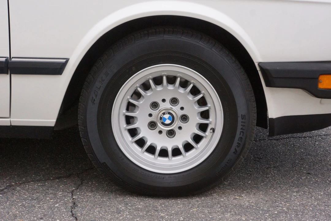 1986 BMW E28 5 Series - Image 11 of 31