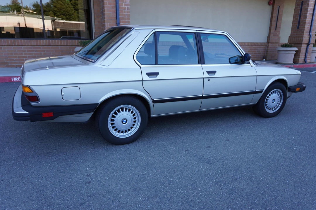 1986 BMW E28 5 Series - Image 4 of 5