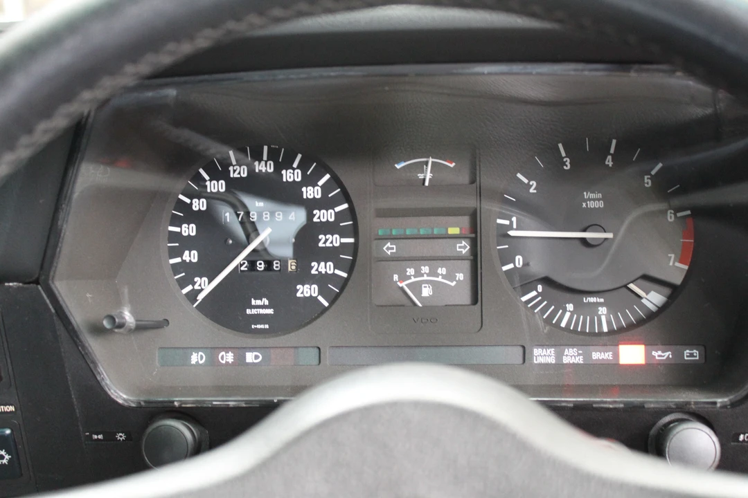 1986 BMW E24 6 Series - Image 10 of 12