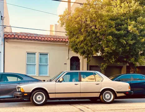 1986 BMW 7 Series 735i Sedan 4D