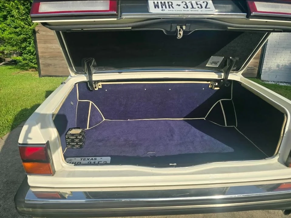 1986 Bentley Mulsanne 1st Gen - Image 18 of 19