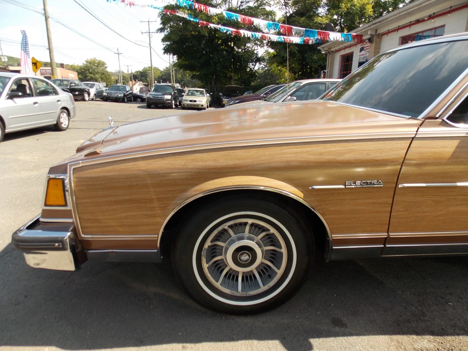 1986 Buick Electra - Image 25 of 31