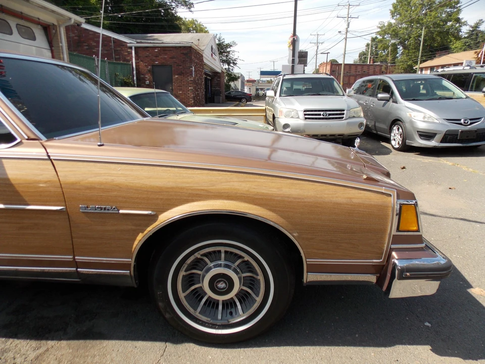 1986 Buick Electra - Image 26 of 31