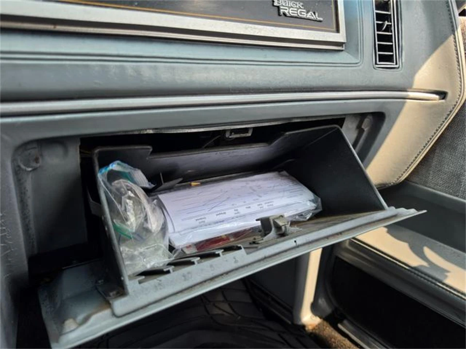 1986 Buick Regal - Image 22 of 31