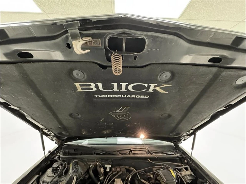 1986 Buick Regal - Image 23 of 31