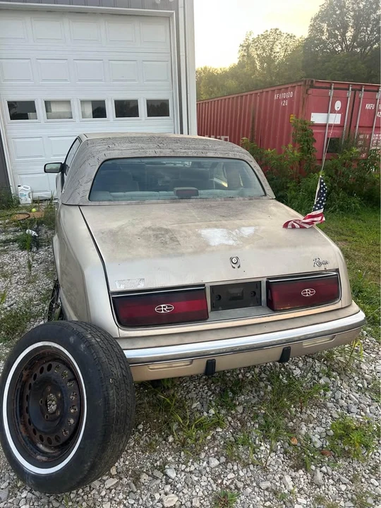 1986 Buick Riviera 4th-7th Gen - Image 4 of 4