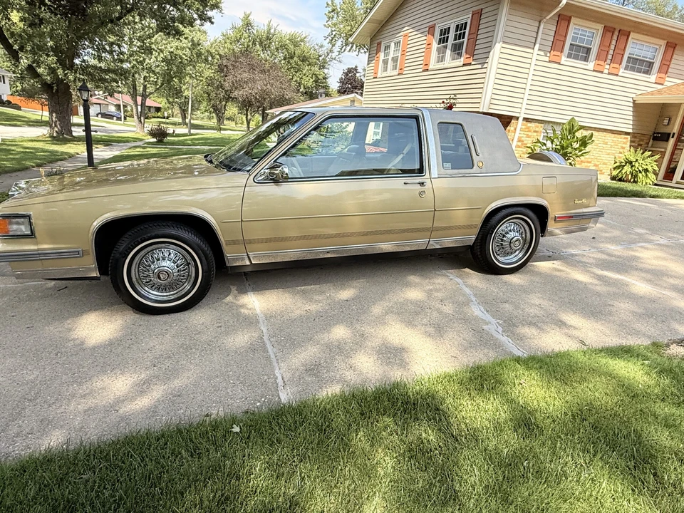 1986 Cadillac DeVille 6th Gen - Image 13 of 24