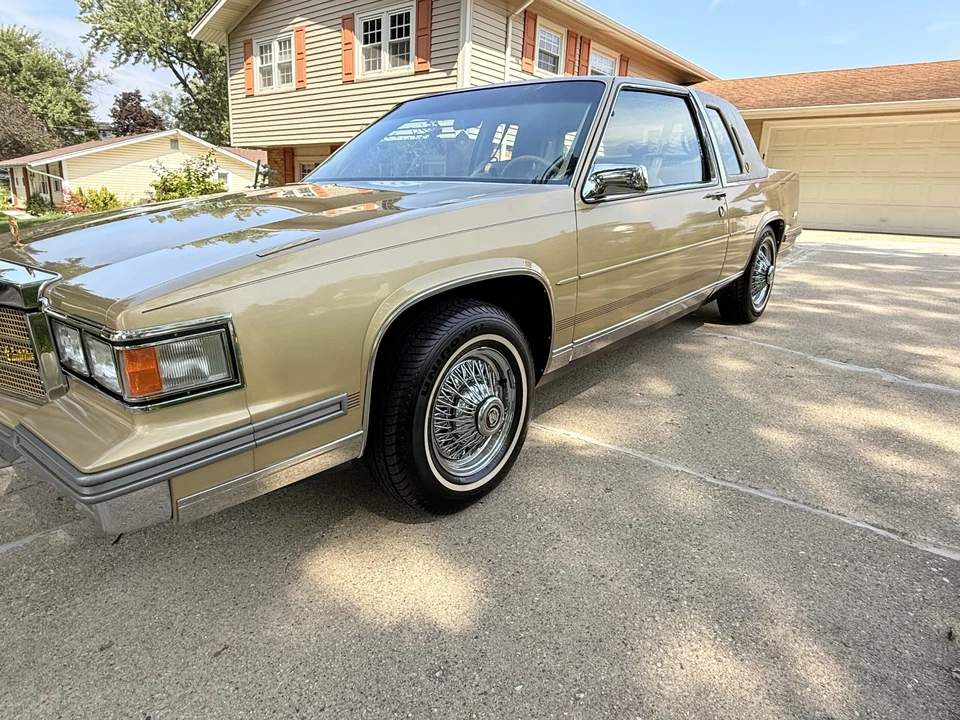 1986 Cadillac DeVille 6th Gen - Image 11 of 24