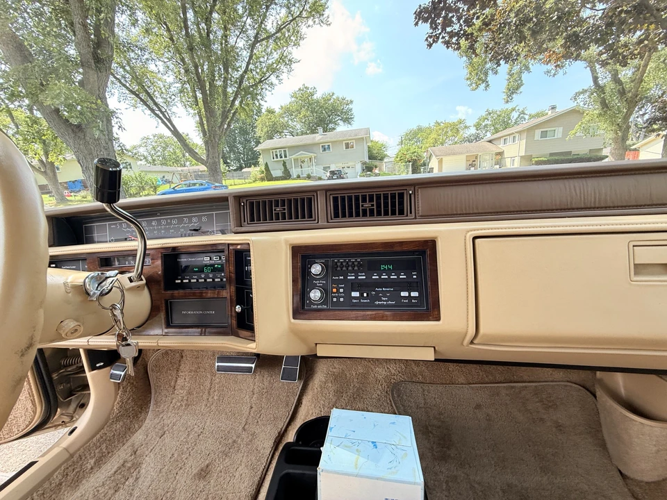 1986 Cadillac DeVille 6th Gen - Image 12 of 24