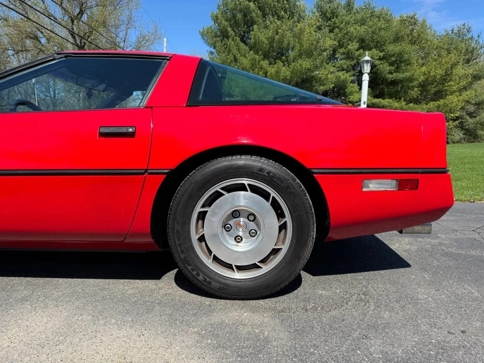1986 Chevrolet Corvette C4 - Image 18 of 31