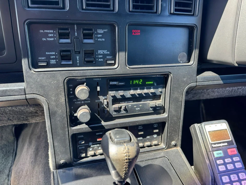 1986 Chevrolet Corvette C4 - Image 28 of 31