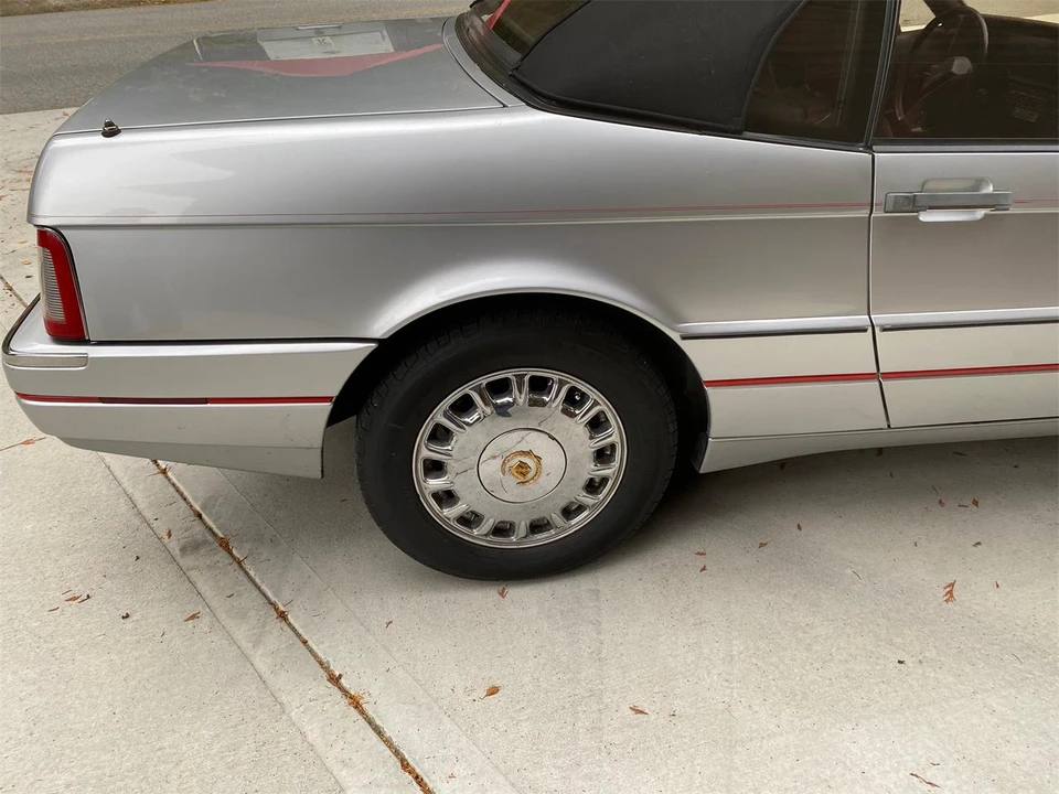 1986 Cadillac Allante - Image 5 of 31