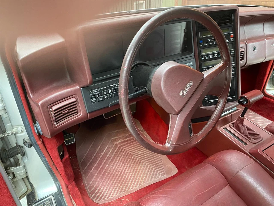 1986 Cadillac Allante - Image 13 of 31