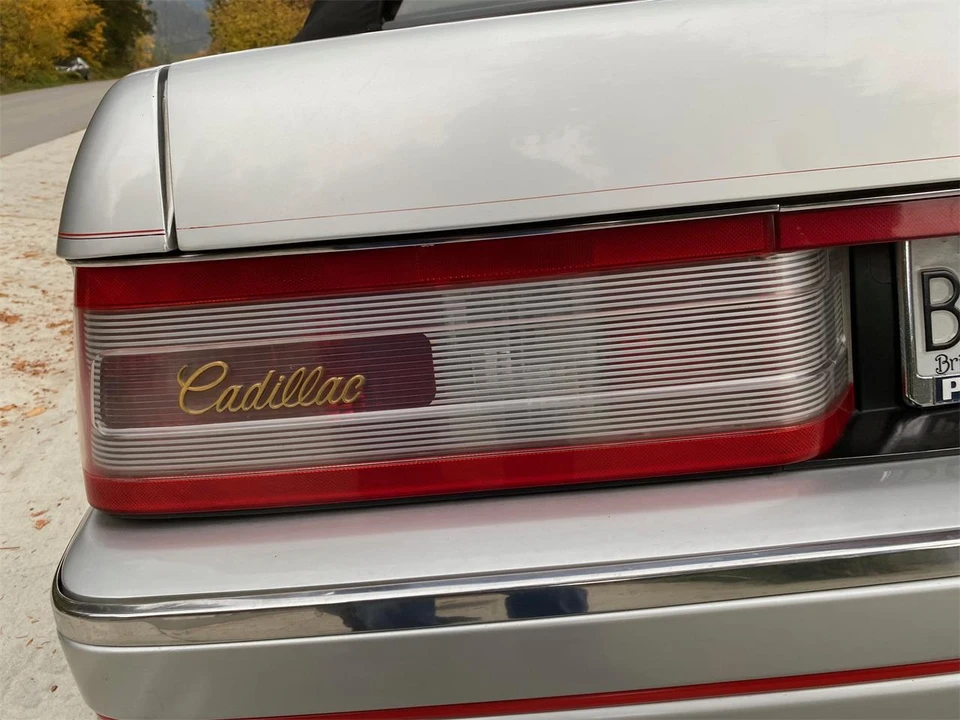 1986 Cadillac Allante - Image 27 of 31