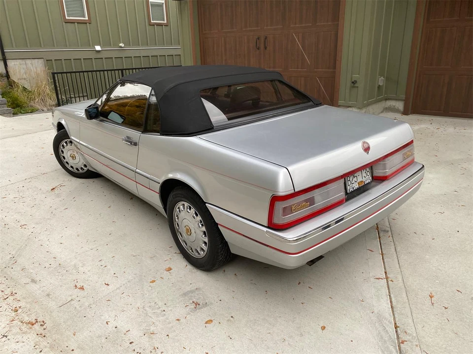 1986 Cadillac Allante - Image 8 of 31