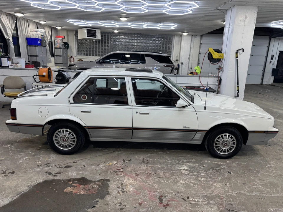 1986 Cadillac Cimarron - Image 11 of 31