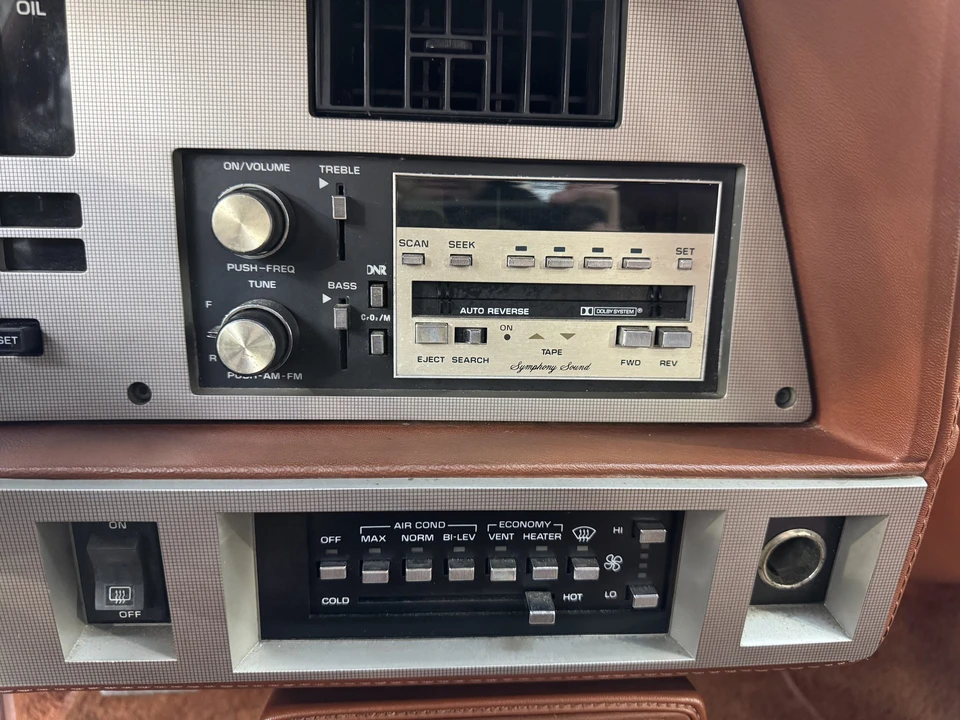 1986 Cadillac Cimarron - Image 26 of 31