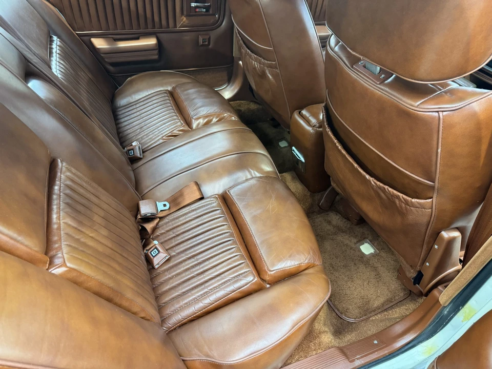 1986 Cadillac Cimarron - Image 29 of 31