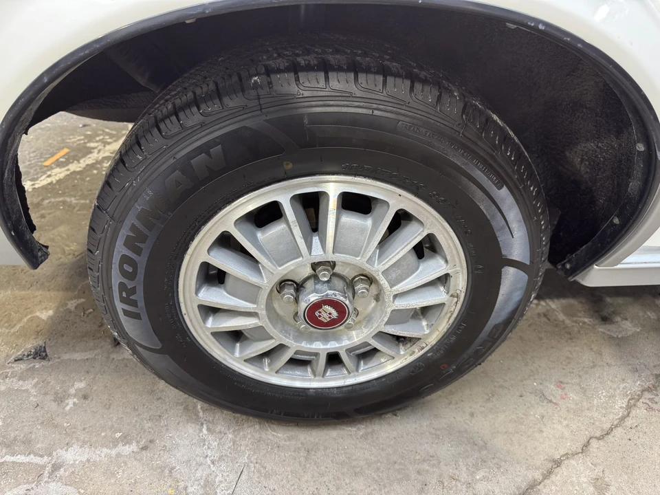 1986 Cadillac Cimarron - Image 17 of 31