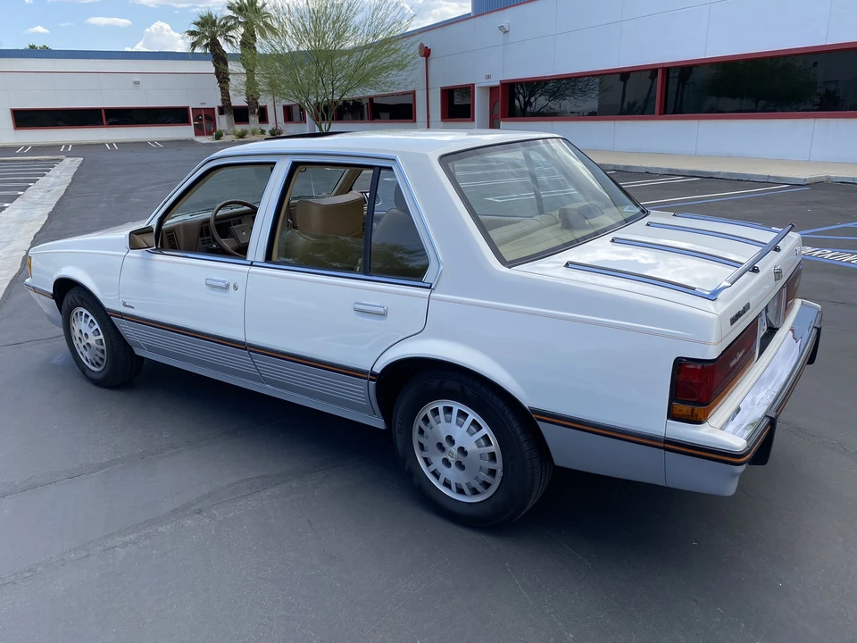 1986 Cadillac Cimarron - Image 10 of 31