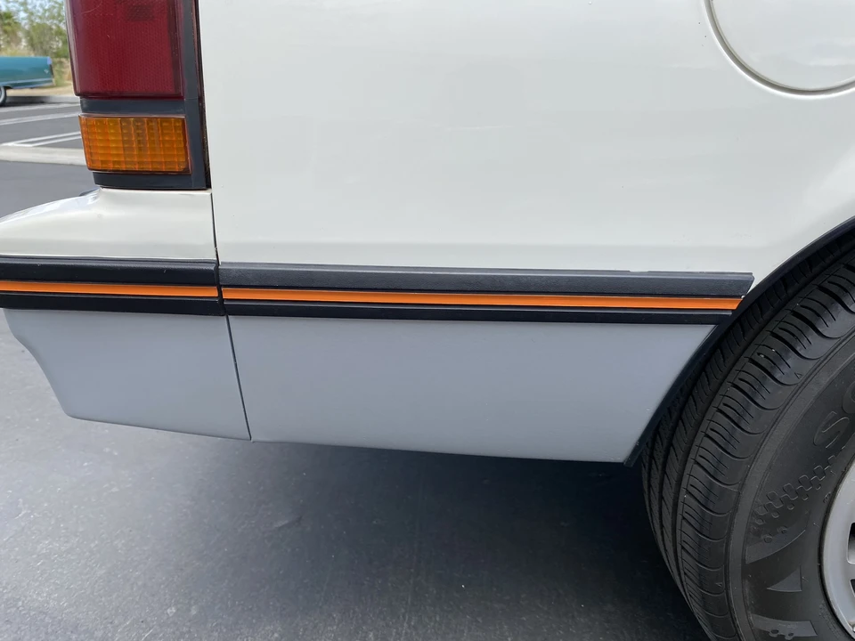 1986 Cadillac Cimarron - Image 25 of 31