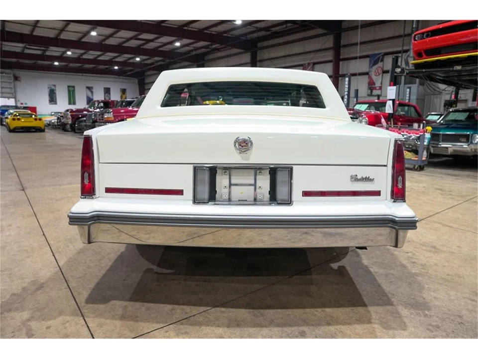 1986 Cadillac DeVille 6th Gen - Image 7 of 31