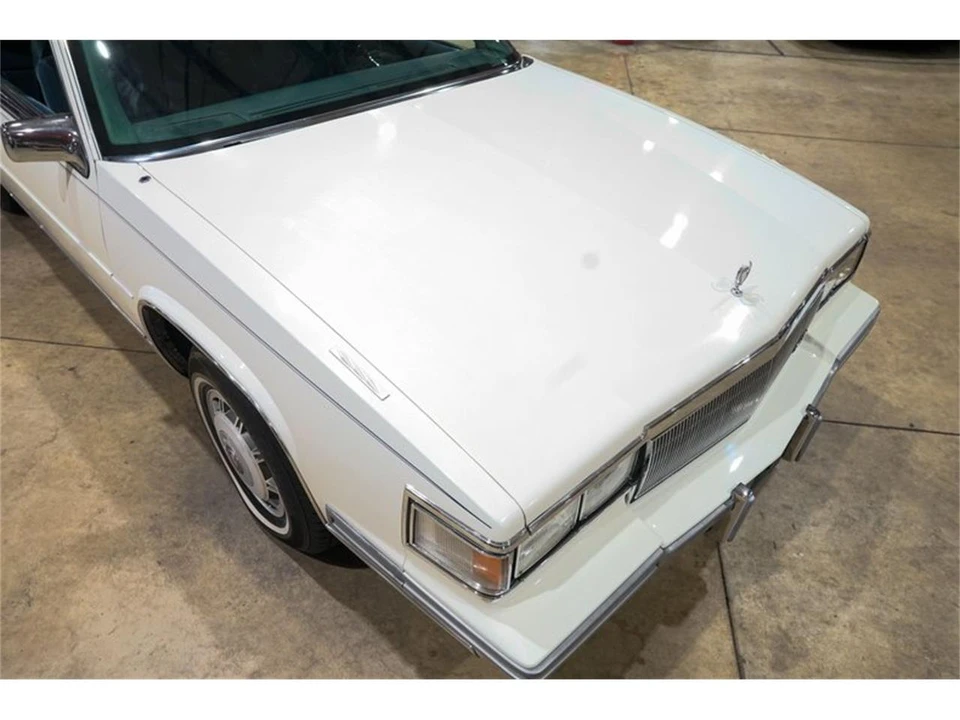 1986 Cadillac DeVille 6th Gen - Image 18 of 31