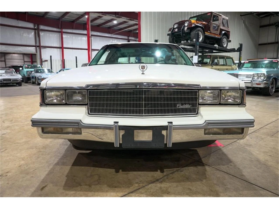 1986 Cadillac DeVille 6th Gen - Image 13 of 31