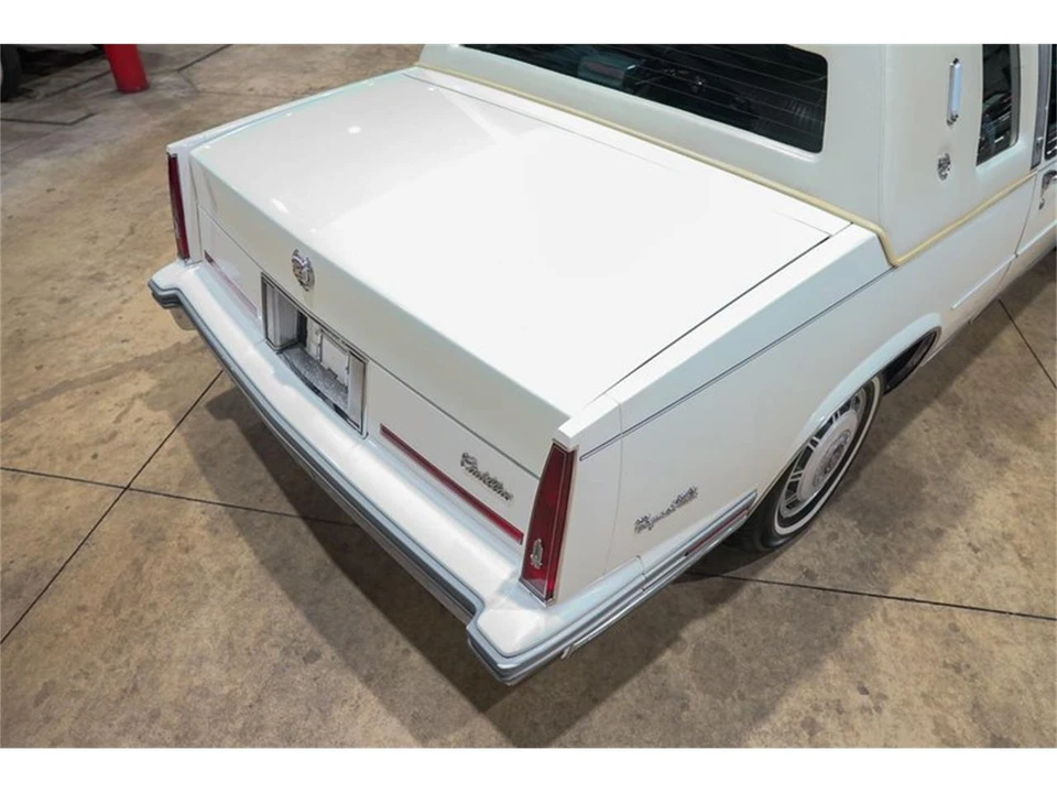 1986 Cadillac DeVille 6th Gen - Image 20 of 31