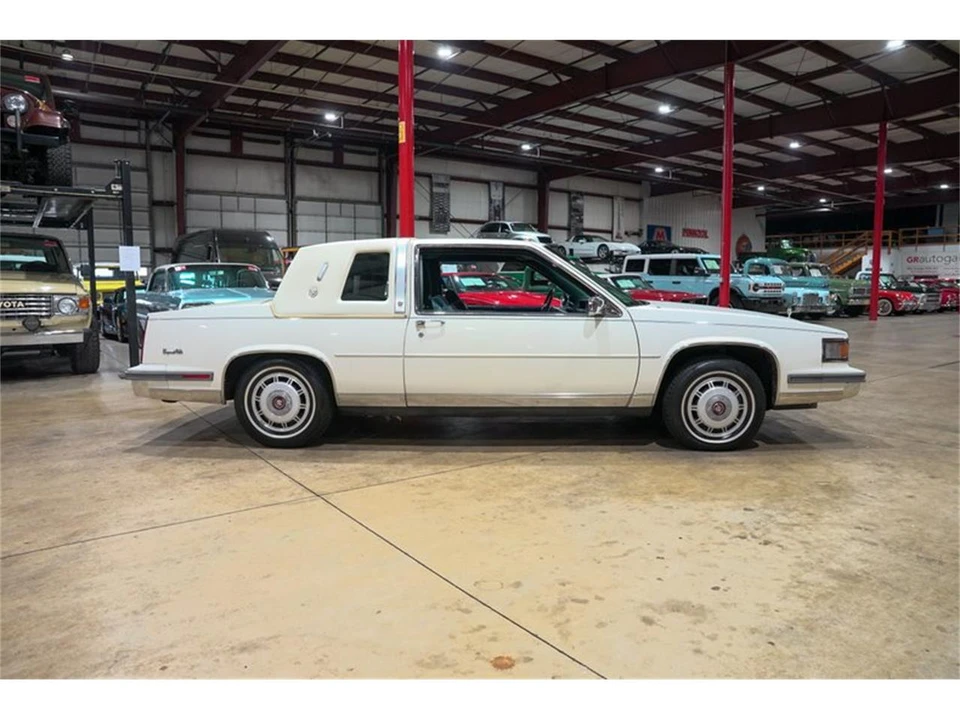 1986 Cadillac DeVille 6th Gen - Image 10 of 31
