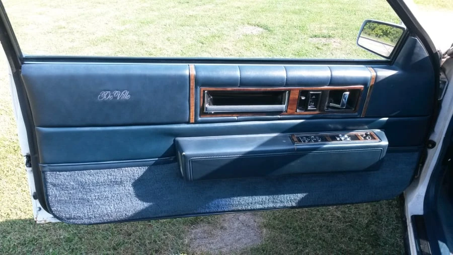 1986 Cadillac DeVille 6th Gen - Image 3 of 7