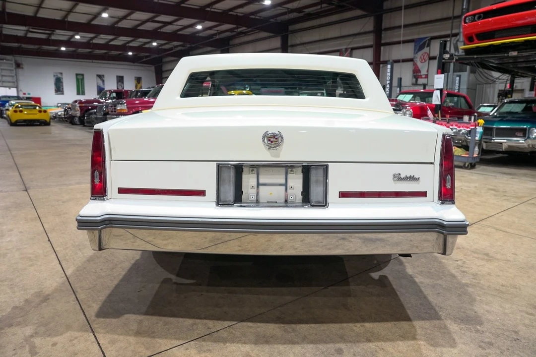 1986 Cadillac DeVille 6th Gen - Image 4 of 31