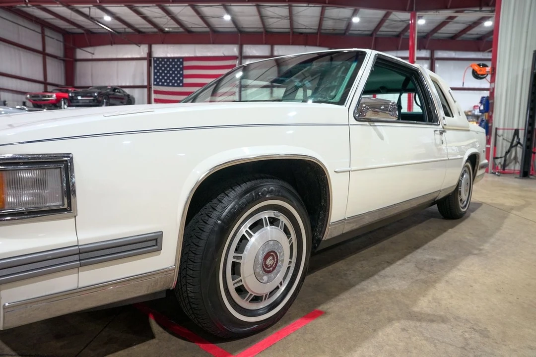 1986 Cadillac DeVille 6th Gen - Image 26 of 31