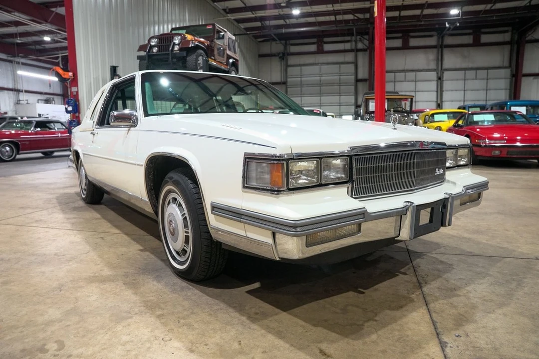 1986 Cadillac DeVille 6th Gen - Image 12 of 31