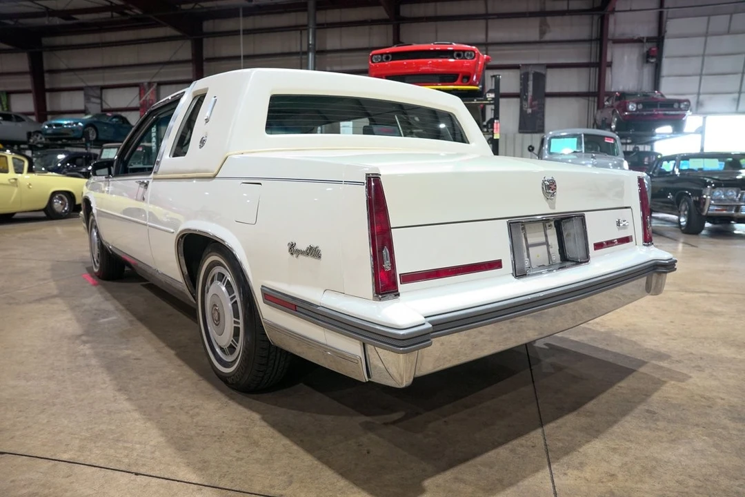 1986 Cadillac DeVille 6th Gen - Image 3 of 31