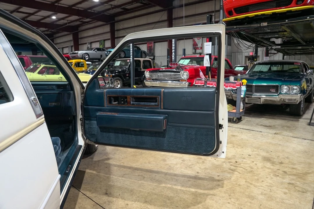 1986 Cadillac DeVille 6th Gen - Image 31 of 31