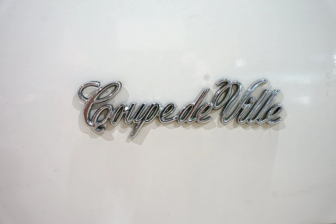 1986 Cadillac DeVille 6th Gen - Image 17 of 31