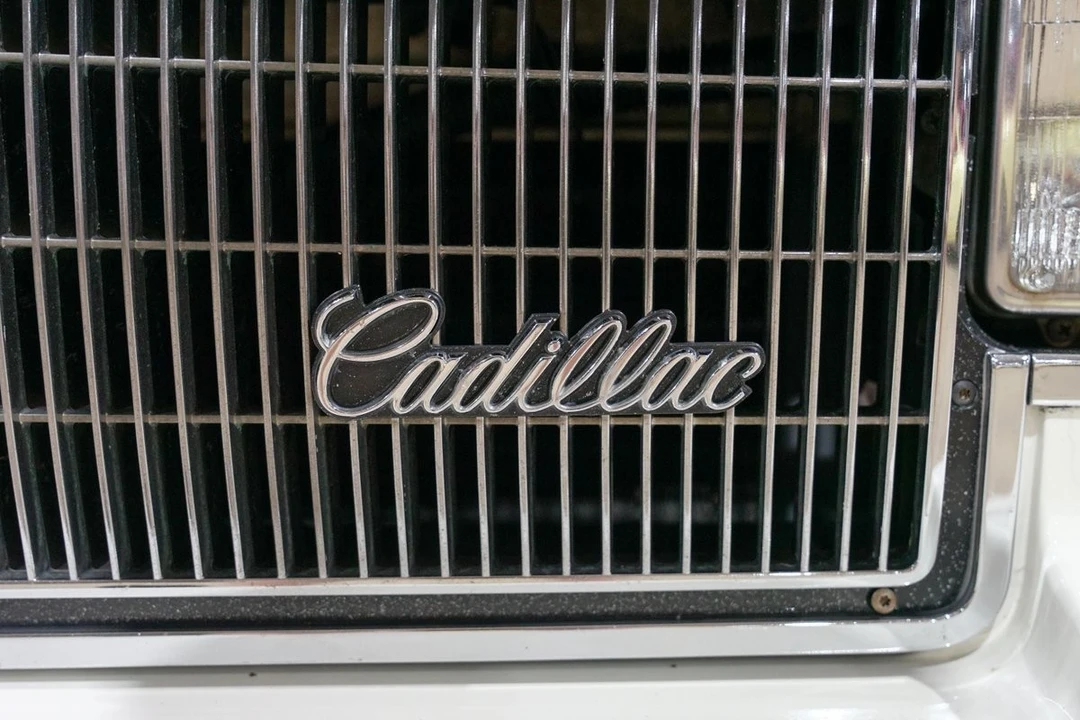 1986 Cadillac DeVille 6th Gen - Image 15 of 31