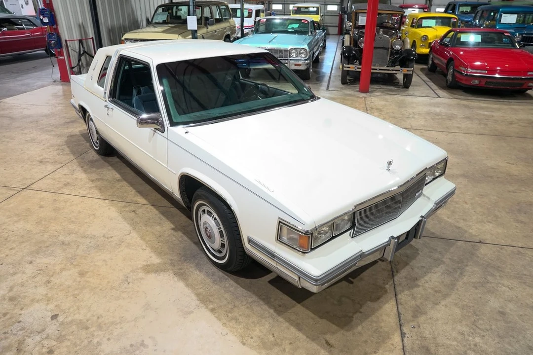 1986 Cadillac DeVille 6th Gen - Image 9 of 31