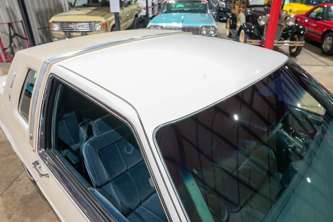 1986 Cadillac DeVille 6th Gen - Image 13 of 31