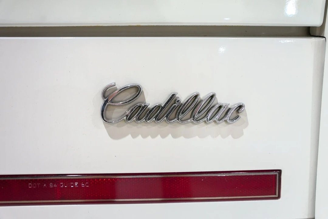 1986 Cadillac DeVille 6th Gen - Image 27 of 31