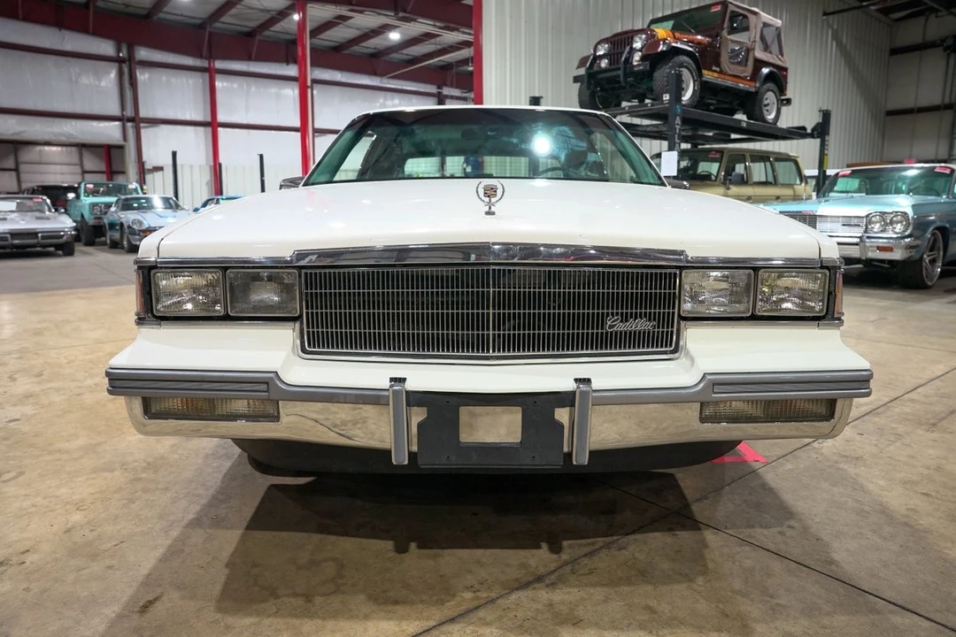1986 Cadillac DeVille 6th Gen - Image 13 of 31