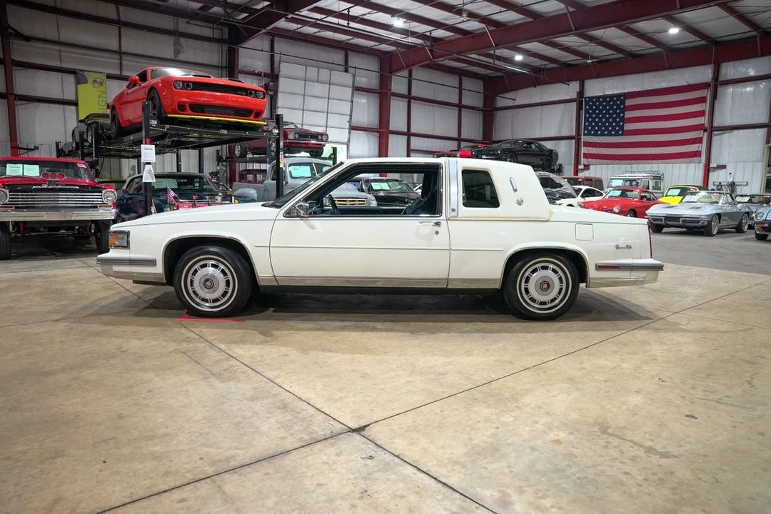 1986 Cadillac DeVille 6th Gen - Image 4 of 31