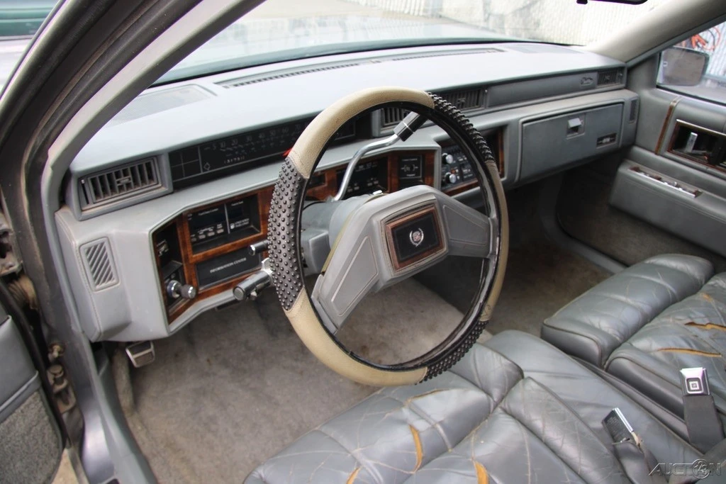 1986 Cadillac DeVille 6th Gen - Image 15 of 24
