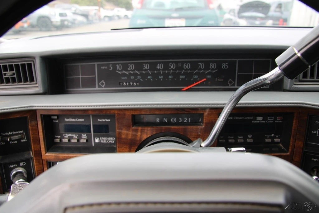 1986 Cadillac DeVille 6th Gen - Image 16 of 24