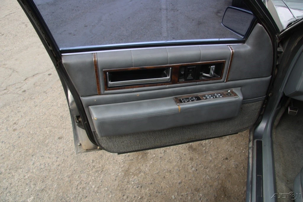 1986 Cadillac DeVille 6th Gen - Image 13 of 24