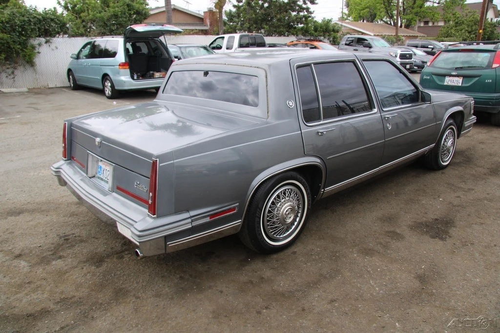 1986 Cadillac DeVille 6th Gen - Image 7 of 24