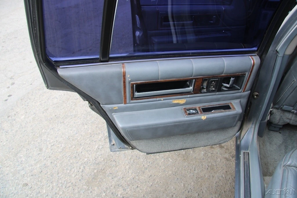 1986 Cadillac DeVille 6th Gen - Image 19 of 24