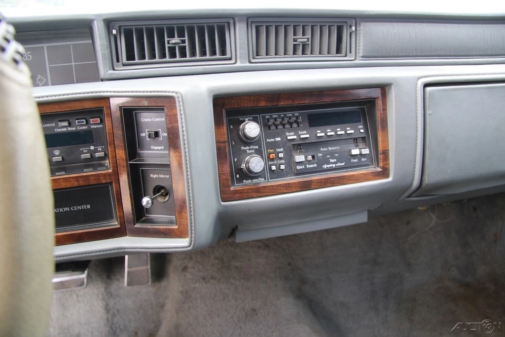 1986 Cadillac DeVille 6th Gen - Image 18 of 24