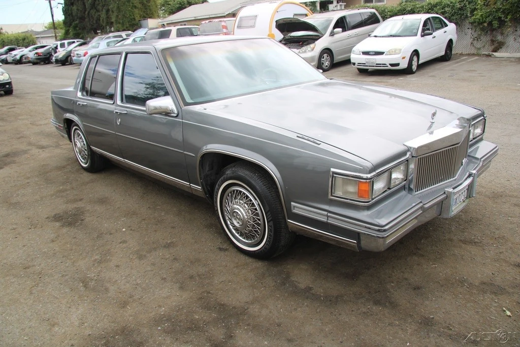 1986 Cadillac DeVille 6th Gen - Image 10 of 24